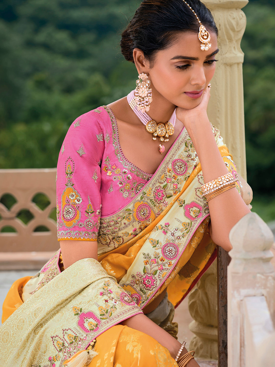 Shaded Yellow-Cream Color Pure Dola Silk Woven,Patch-work Heavy Border Embroiderey Saree with Contrast Blouse